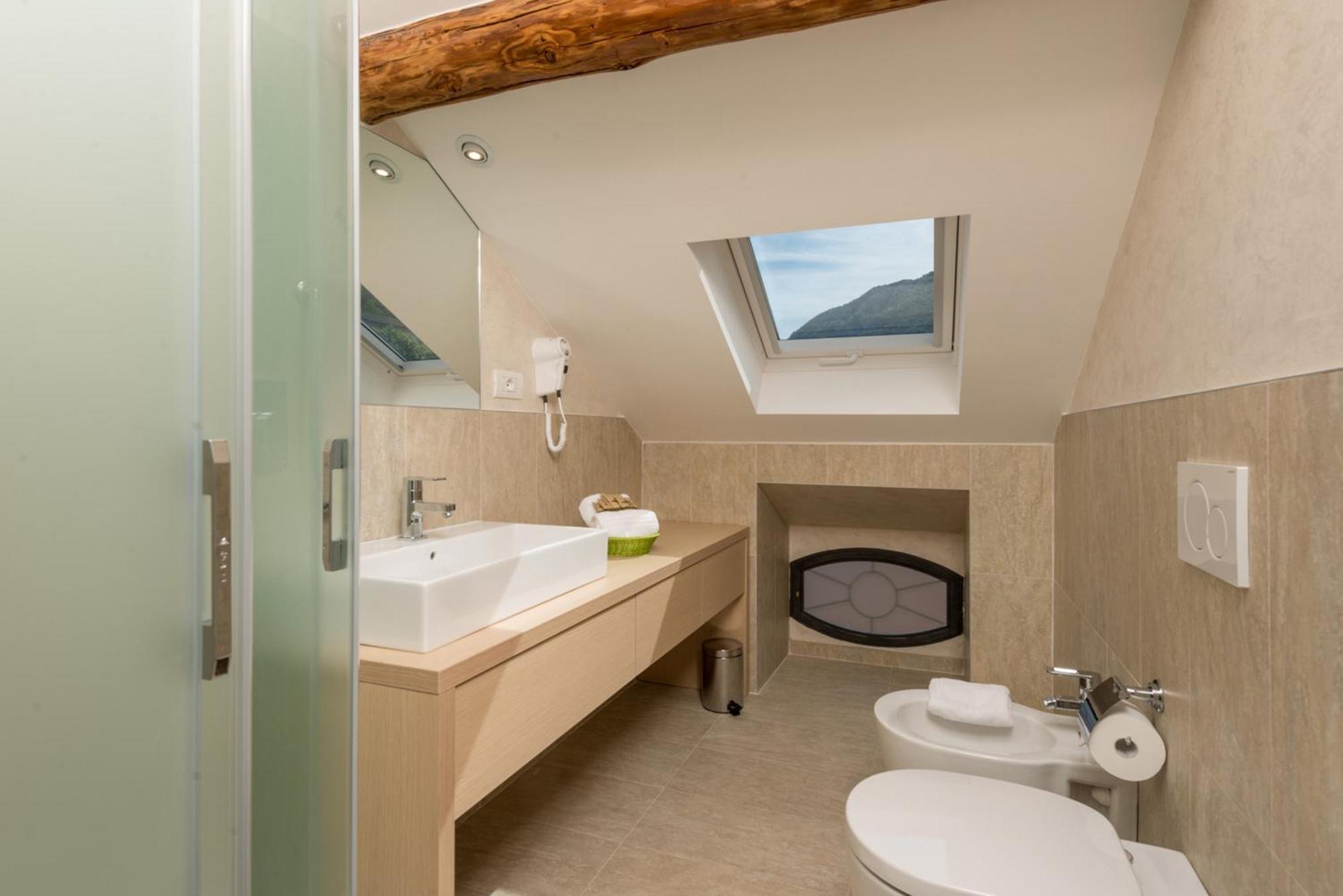 Hotel Helvetia レッツェノ エクステリア 写真