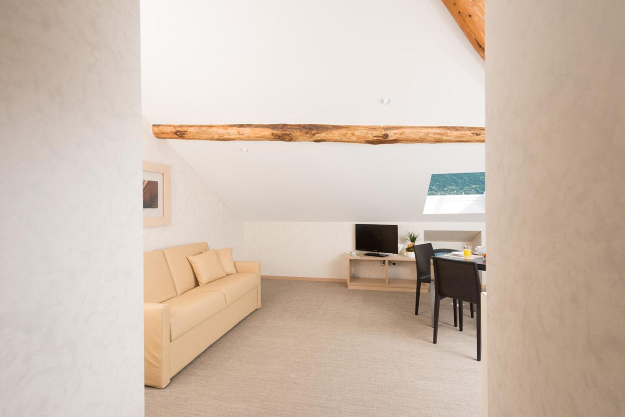 Hotel Helvetia レッツェノ エクステリア 写真
